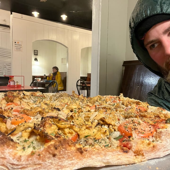 photo of Pi Vegan Pizzeria chefs special Margarita with chikn and seasoning on the crust shared by @oshmorethstorm on  04 Nov 2022 - review