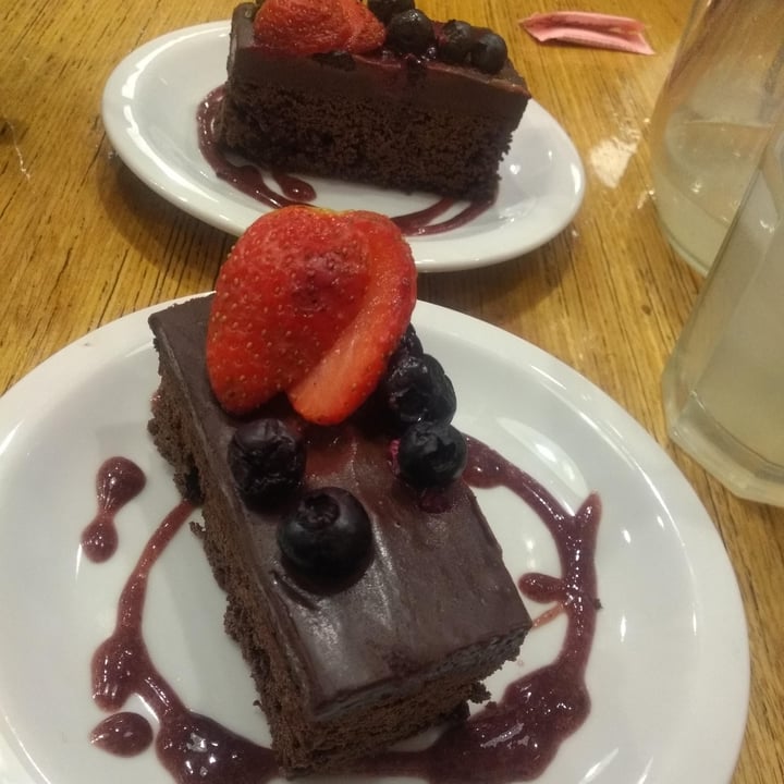 review photo of COCONARANJA tienda & resto Brownie con Frutos Rojos shared by @beluqra on 30 Aug 2022 - review