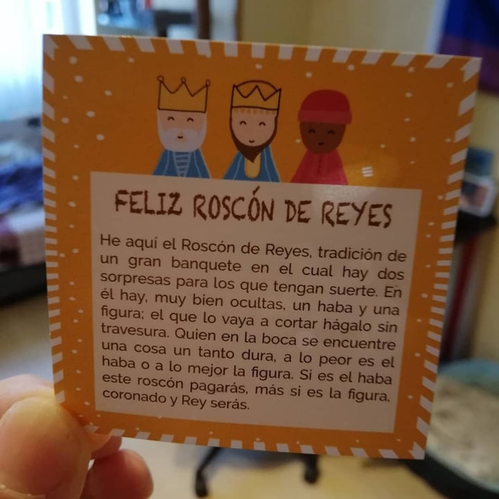 photo of Vegan bombon sin gluten Roscón de reyes shared by @grumpyvegan on  06 Jan 2021 - review