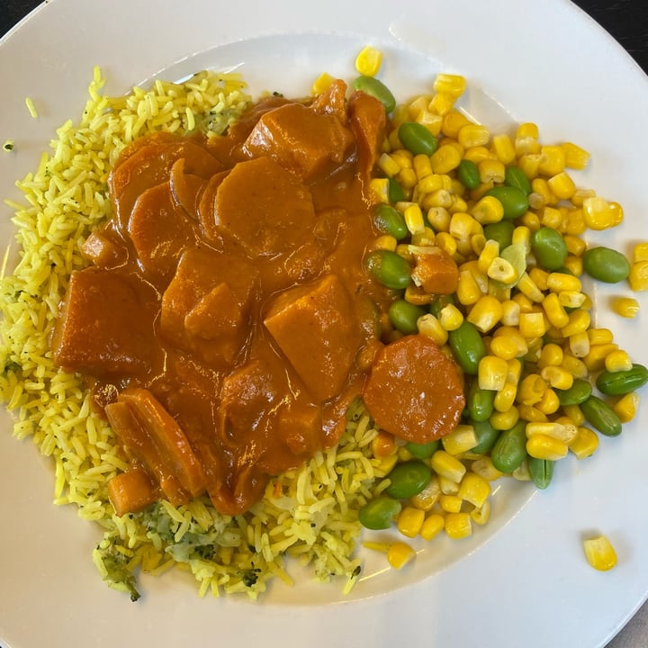 photo of Mensa UZH Irchel Erdnuss Eintopf Mafe Basmati rice, Edamame mais gemüse shared by @mariantoniietta on  06 May 2022 - review