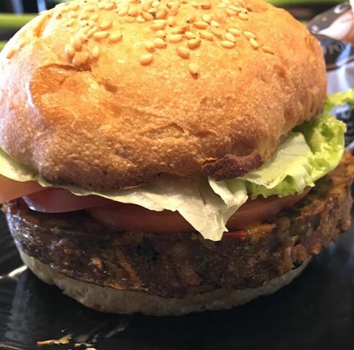 photo of Copper Branch Burger aux Haricots Noirs Epicés shared by @akira on  09 Dec 2019 - review
