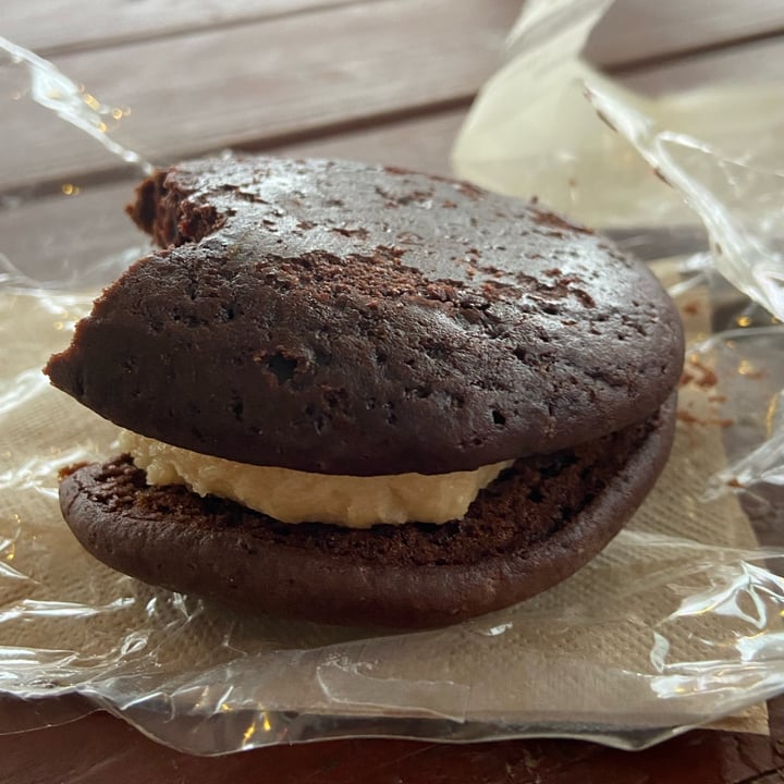 photo of Pattycake Bakery Chocolate peanut butter whoopie pie shared by @vfct on  24 Feb 2022 - review