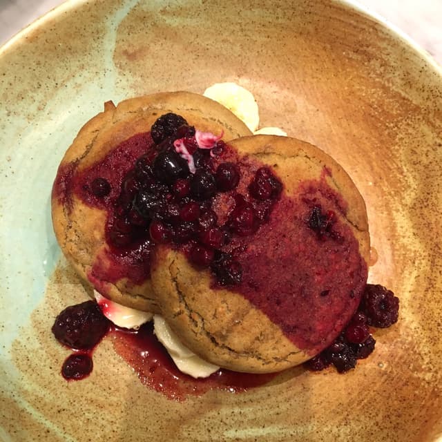 Photo of the dish “Pancakes vegan banana, frutti di bosco e sciroppo d'agave”