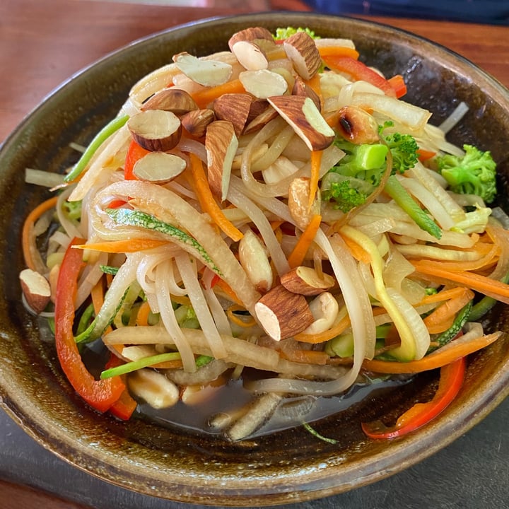 photo of La Hoja Verde Wok de Vegetales shared by @veganvoyagers on  17 Sep 2020 - review