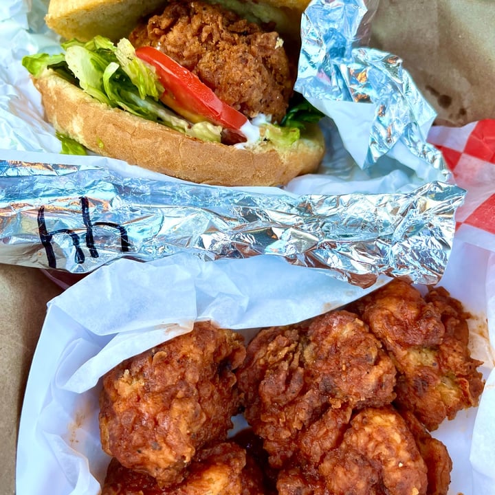 review photo of Vegan T'ease Chicken Sandwich shared by @annanymous on 10 Jun 2022 - review