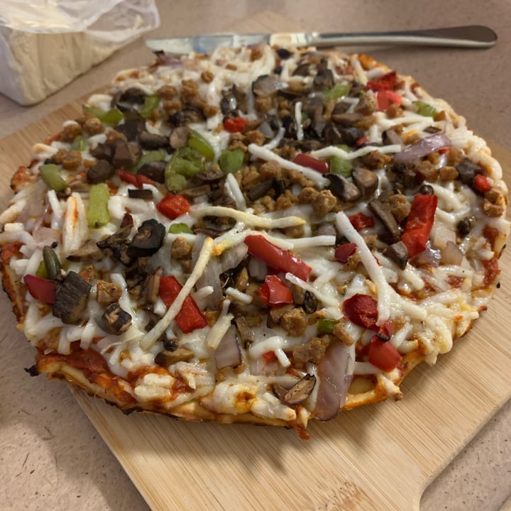 photo of Daiya Pizza supreme shared by @gothvegan on  06 Mar 2022 - review