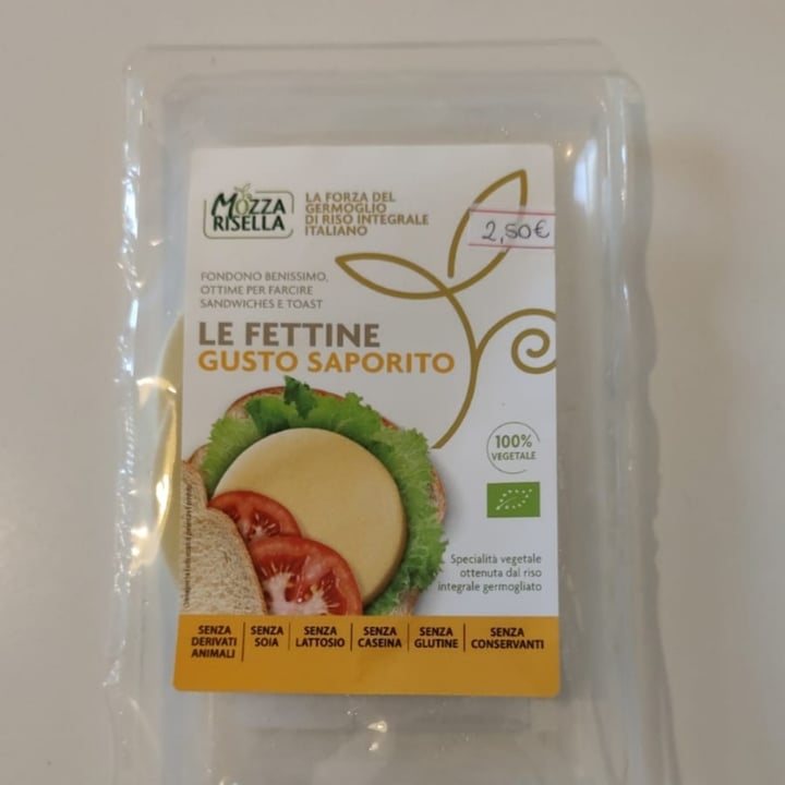 review photo of Mozzarisella Le fettine gusto saporito shared by @florys on 12 Nov 2021 - review