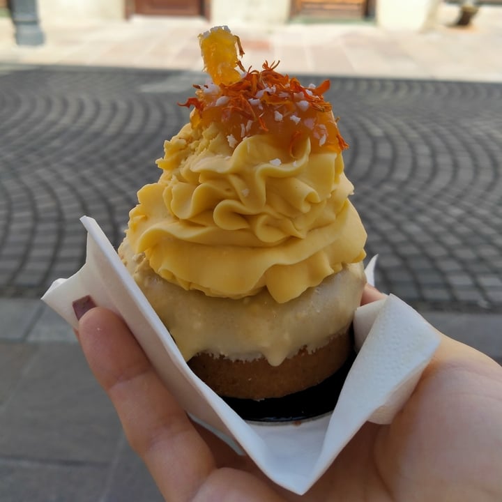 review photo of Emazing Cake Shop Donut Passion Citrus shared by @masaya90 on 01 Aug 2022 - review