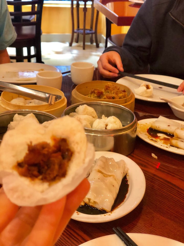 photo of Bodhi Kosher Vegetarian Restaurant Char siu (pork) bao shared by @vegan-treehugger on  16 Jul 2019 - review