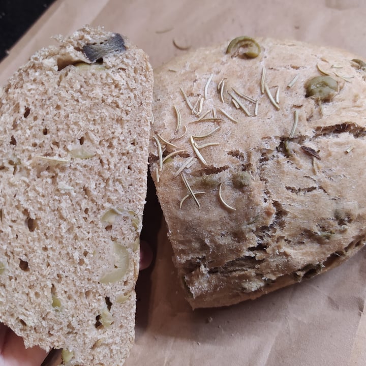review photo of Dulces de Nita Pan con romero y aceitunas shared by @mairan on 18 Jul 2020 - review