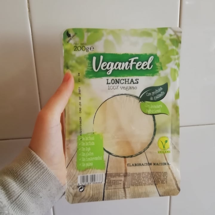 photo of Vegan Feel Lonchas 100% Veganas Queso shared by @nmirona on  18 Nov 2020 - review