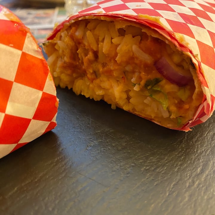 photo of Barallocas Mega Burrito Vegano shared by @saradoval on  23 Jul 2021 - review