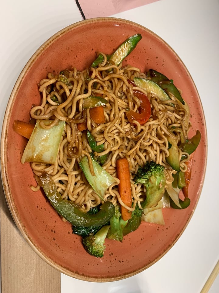 photo of UDON Fan Vegan Yakisoba shared by @mariajosequero on  07 Jul 2019 - review