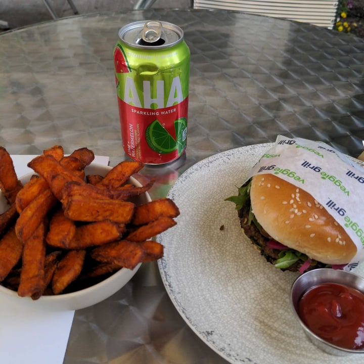 review photo of Veggie Grill Veggie Burger shared by @plantbasednoob on 16 May 2021 - review