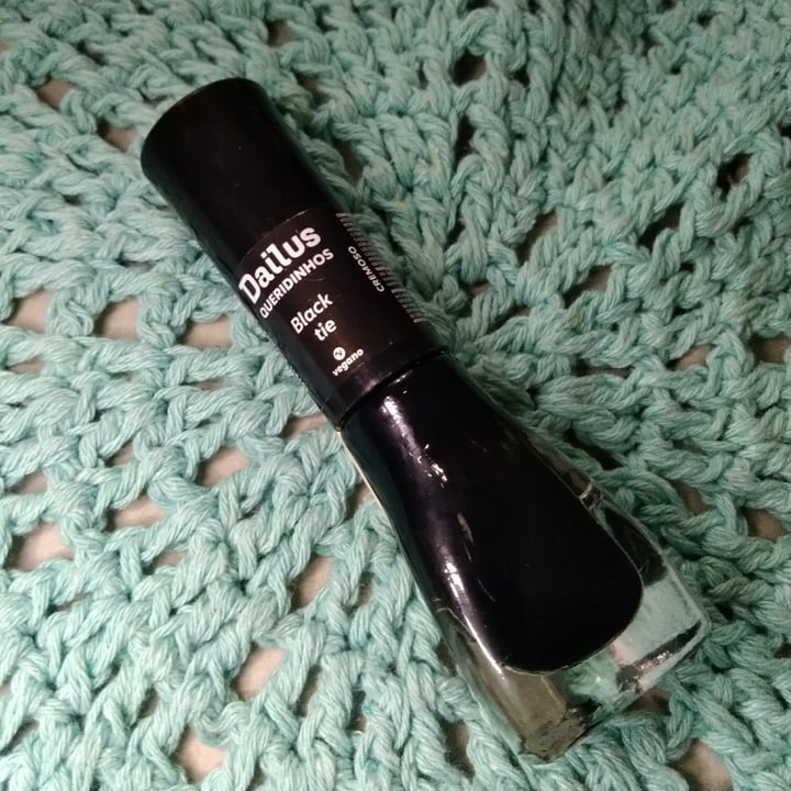 review photo of Dailus Esmalte Black Tie shared by @tabatadugois on 29 Apr 2022 - review