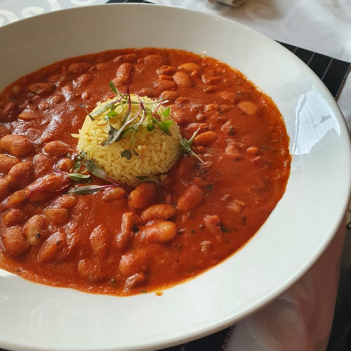 photo of Stephnie's Butter Bean And Coconut Curry shared by @cateterblanche on  18 Apr 2022 - review