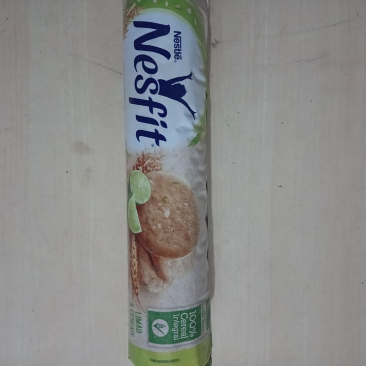 photo of Nesfit Biscoito Limão shared by @tetheus on  20 May 2022 - review