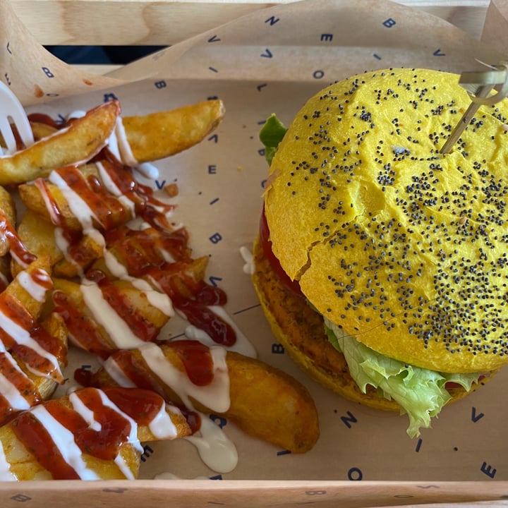 photo of Flower Burger Funky Cecio shared by @celeste19 on  26 Jun 2021 - review