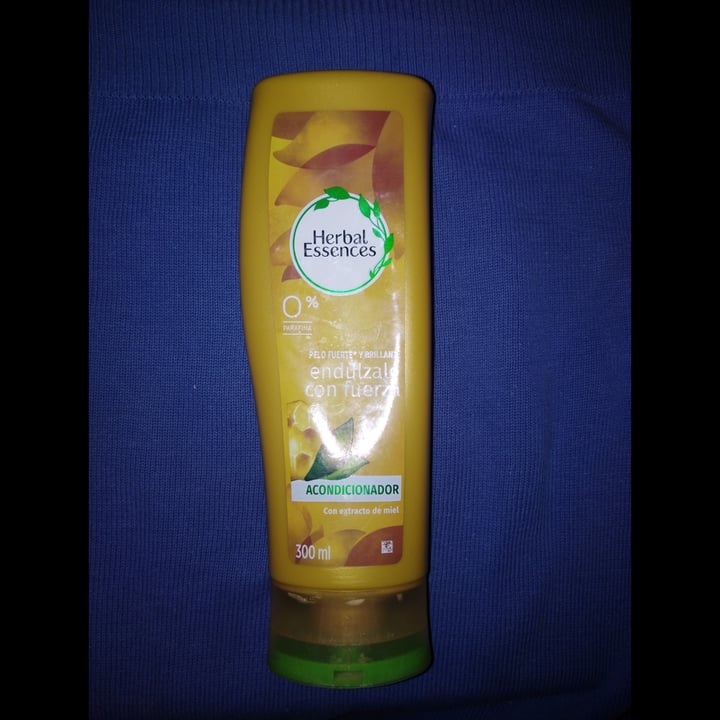 review photo of Herbal Essences Shampooo de Granada shared by @yanmolinas on 26 Jul 2021 - review