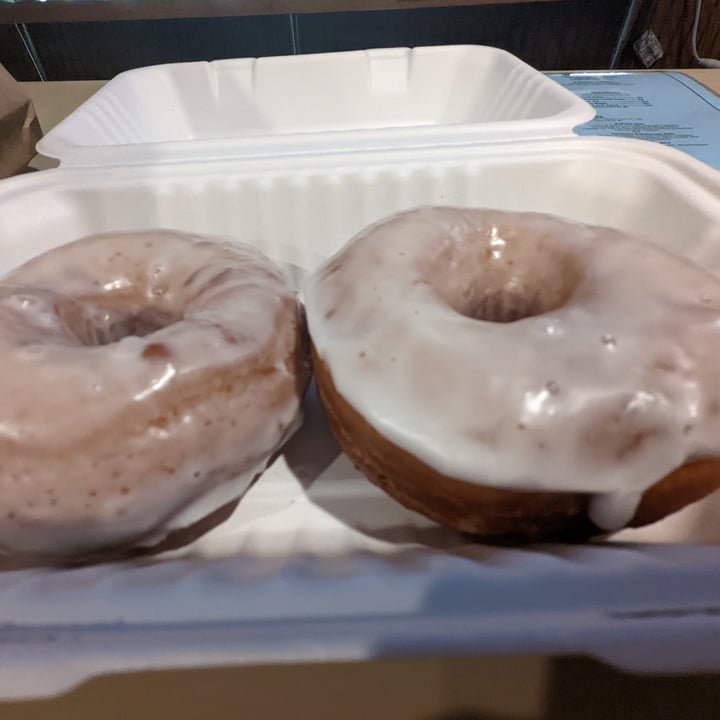 photo of Angelhearts Diner Glazed donut shared by @jennysneal on  14 Nov 2021 - review