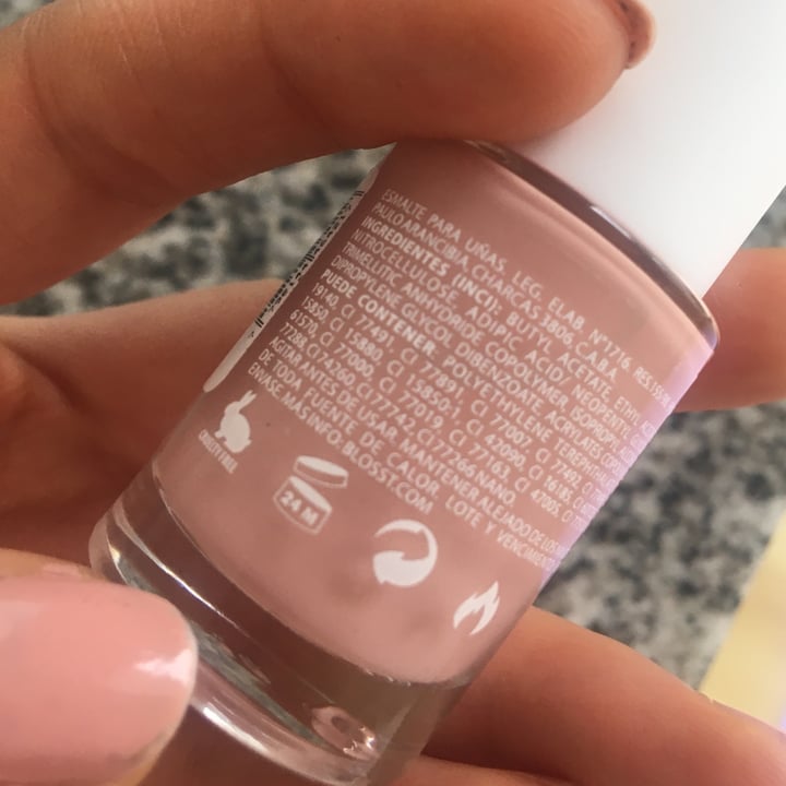 photo of blösst Esmalte rosa pálido shared by @sofilunacrisman on  12 Jun 2021 - review