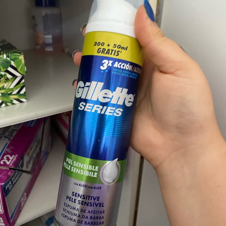 photo of Gillette Espuma de Barbear shared by @martalombardi on  14 Jul 2022 - review