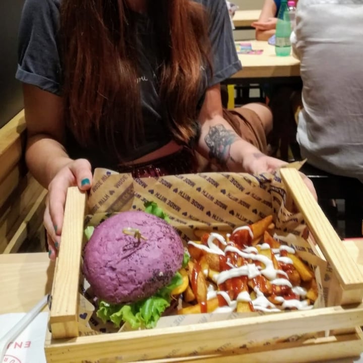 review photo of Flower Burger Roma Cherry Bomb shared by @grainnegrainneog on 03 Apr 2021 - review