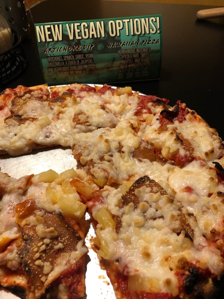photo of Parkway Pizza Northeast Vegan Hawaiian Pizza shared by @annettej on  17 Jan 2020 - review