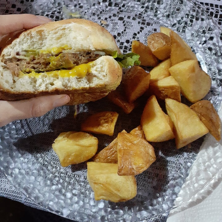 review photo of Red Frog Beer House Buba pickle con papas shared by @kukylamarque on 04 Jul 2021 - review