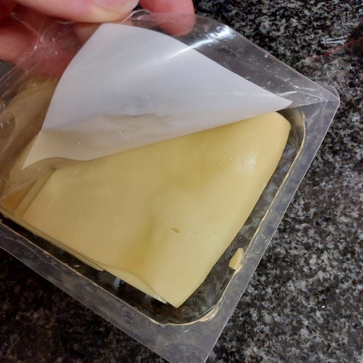 photo of Earth & Co Dairy Free Gouda Flavoured Cheese Slices shared by @ecobunny on  07 Feb 2022 - review