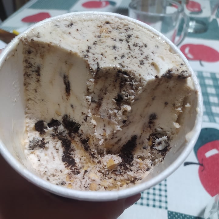 photo of Vemondo Gelato Peanutbutter & Cookies shared by @annabi on  14 Aug 2022 - review