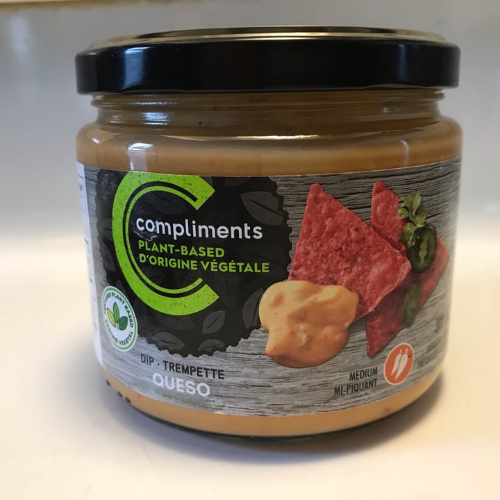 photo of Compliments Queso shared by @livintheveganlife on  04 Dec 2021 - review