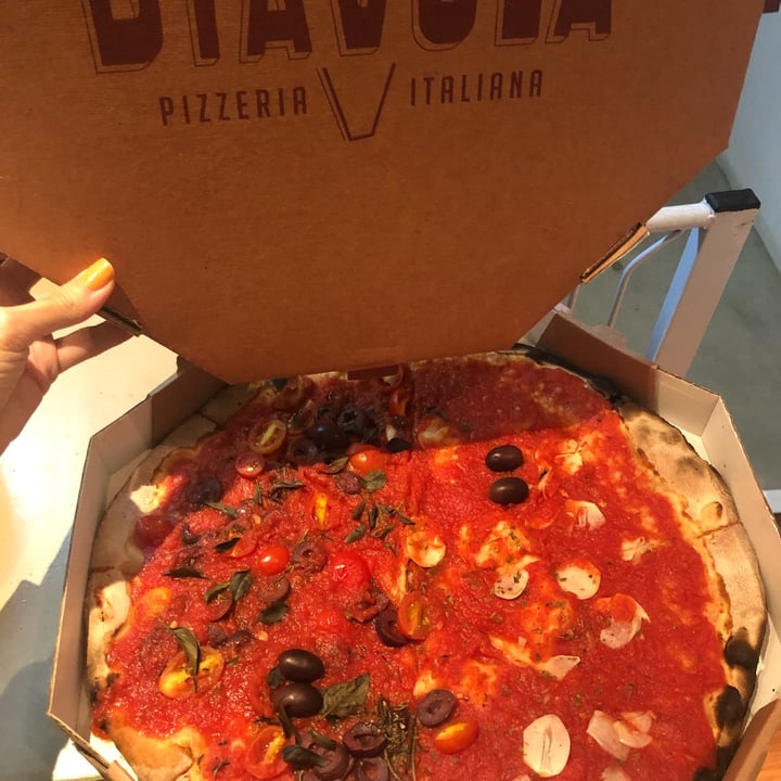 photo of Diavola Pizzeria Italiana Marinara E olive shared by @marianamarinho on  07 Jun 2022 - review