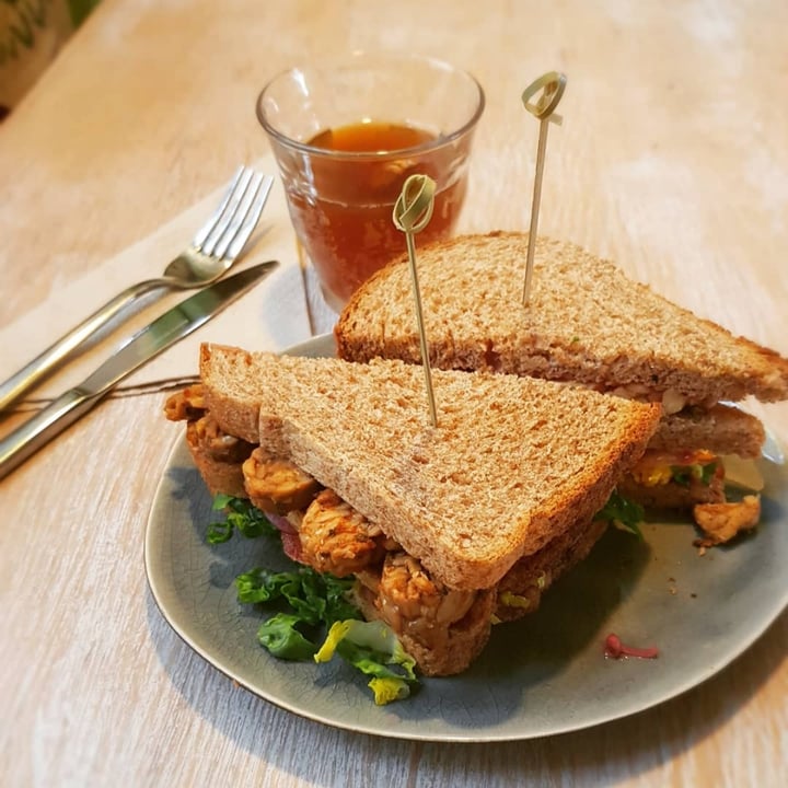 review photo of Safa, Rawfood en vegan gebak Vegan BLT shared by @vegandutchie on 24 Jun 2020 - review
