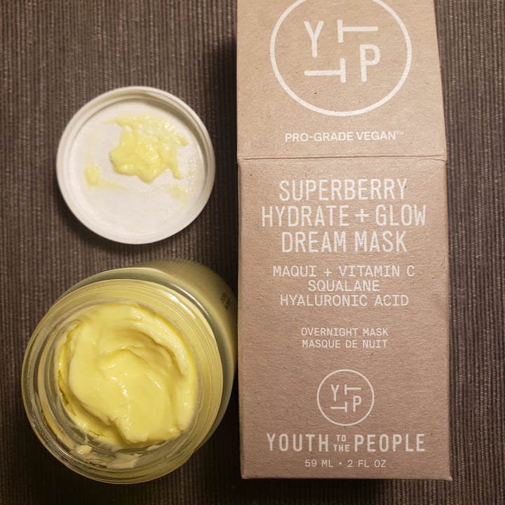 review photo of Youth To The People Superberry Hydrate + Glow Dream Mask shared by @doeshmoe1313 on 01 Jun 2022 - review
