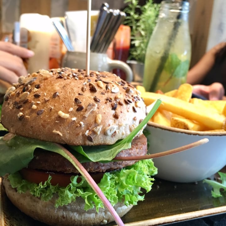 photo of Hans Im Glück German Burgergrill Fabelhafter shared by @vikas on  11 Jan 2019 - review