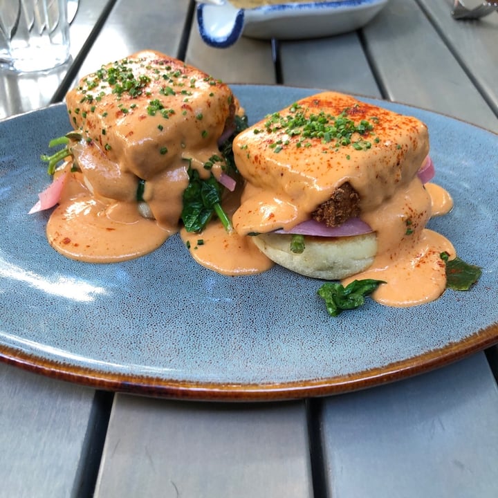 photo of Nic's On Beverly Benedict shared by @evolotus on  23 Feb 2020 - review