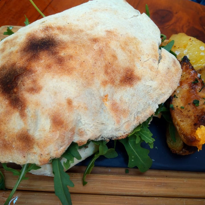 review photo of Blu Bar Heura chicken burger shared by @walkabout-veg on 31 Aug 2021 - review