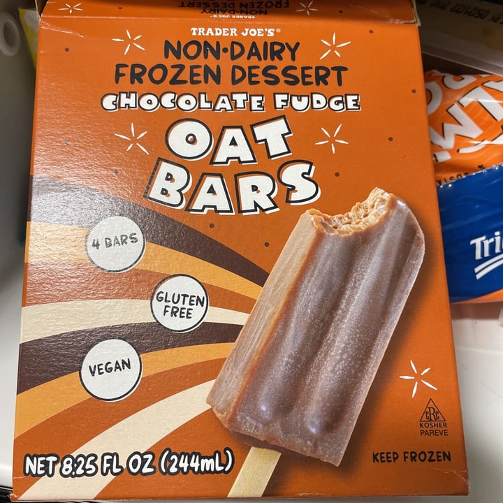 review photo of Trader Joe's Chocolate Fudge Oat Bars shared by @lnachmanson on 29 Jun 2021 - review