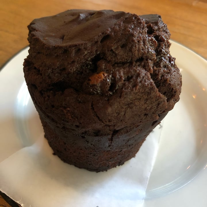 photo of OL'DAYS Coffee and Deli Muffin de chocolate vegano shared by @anavegar on  25 Feb 2022 - review