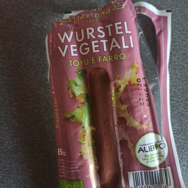 review photo of Compagnia Italiana Würstel vegetali tofu e farro shared by @giuliazucca on 11 Sep 2022 - review