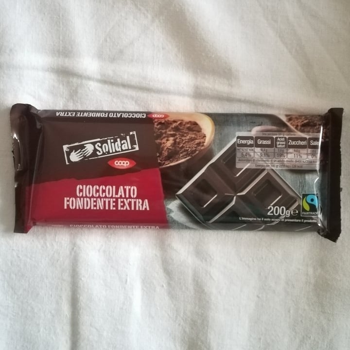 photo of Coop Cioccolato Fondente Extra shared by @persefone on  17 Apr 2022 - review
