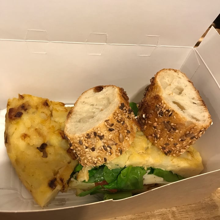 photo of Bohemian Lane Pastelería Vegana Tortilla de patatas shared by @ziggyradiobear on  28 Mar 2019 - review