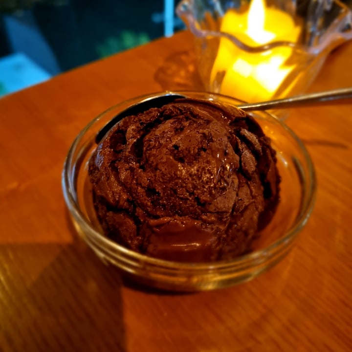 photo of nomVnom Bistro Choco Coco Ice Cream shared by @plantbasedlifestyle on  08 May 2021 - review