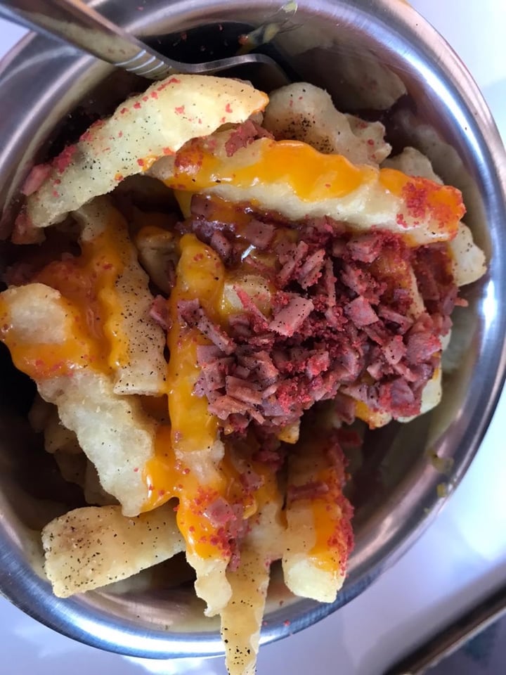 review photo of COMET 984 - 50's Diner Loaded French Fries shared by @julietasphotos on 14 Mar 2020 - review
