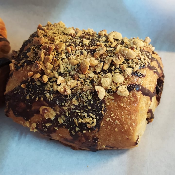 review photo of Dolce Bakery Chocolate Hazelnut Danish shared by @anmarwilding on 07 Jan 2021 - review