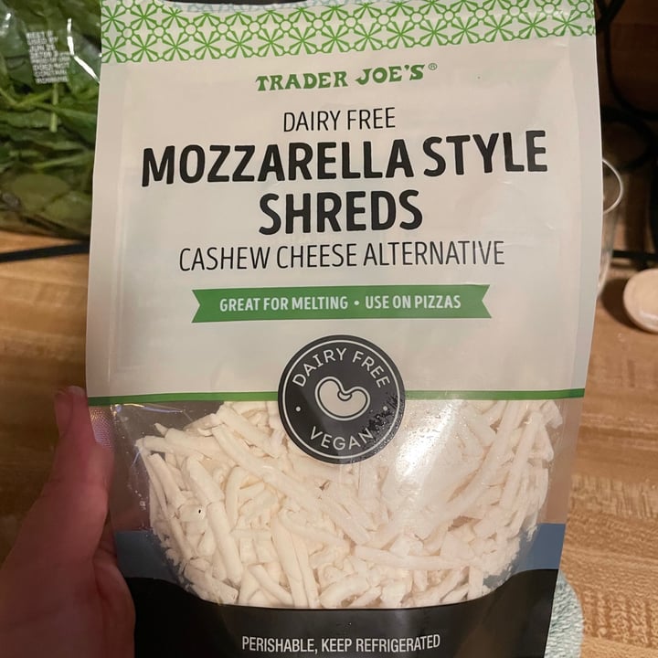 photo of Trader Joe's Dairy Free Mozzarella Style Shreds shared by @tinkledink on  21 Jun 2021 - review