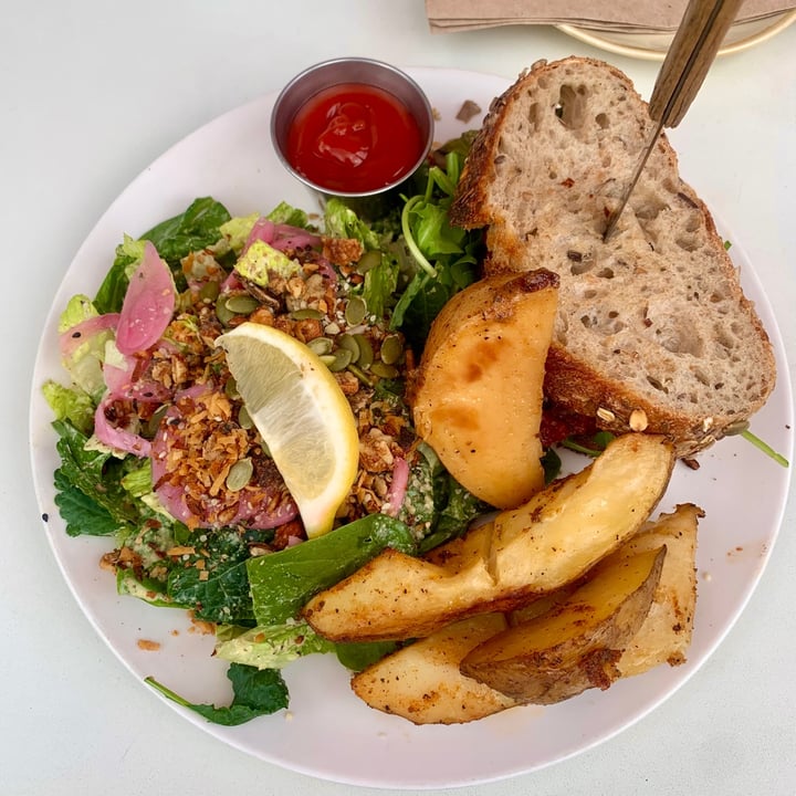 photo of Hello 123 Toasty Tempeh Sandwich shared by @thealexrae on  14 Jun 2021 - review