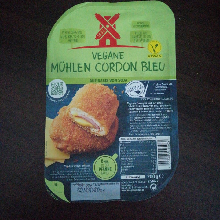 review photo of Rügenwalder Mühle Vegane Mühlen Cordon Bleu shared by @eleonorab on 24 Feb 2022 - review