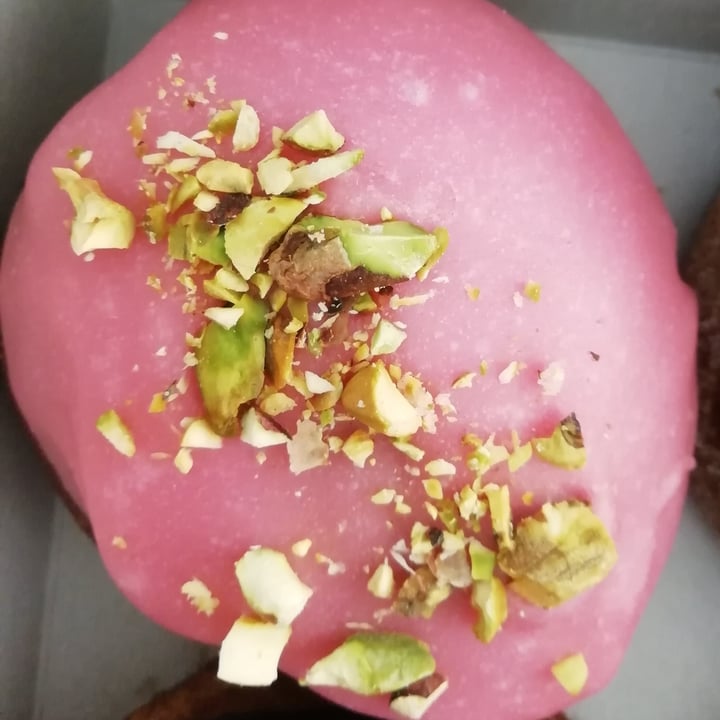 photo of Grumpy & Runt | Little Deli & Donuts Pistache Donut shared by @bluekale on  07 Jul 2020 - review